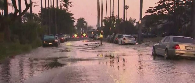 Mid-City Water Main Buckles Road, Creates Muddy Mess 