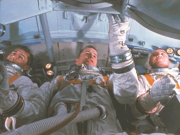 apollo1-crew-cabin.jpg 