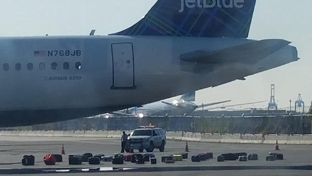 jetblue-flight-delayed 