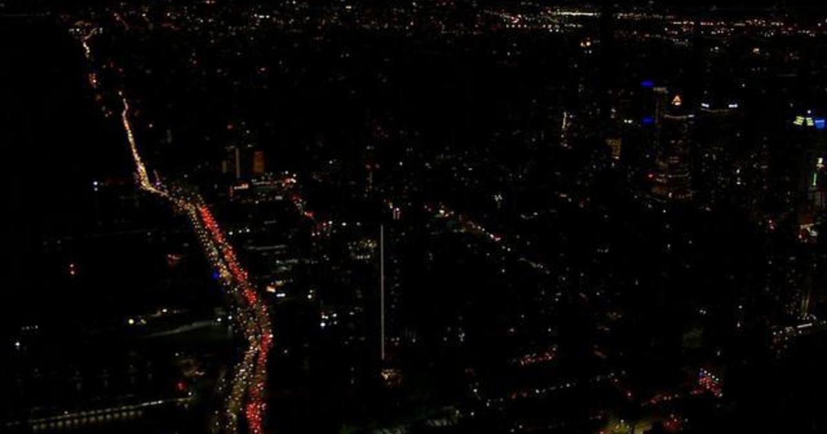 Blackout in New York City's Times Square CBS News