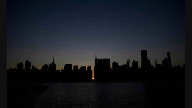 0714-sunmo-blackoutdimsnewyork-1890897-640x360.jpg 