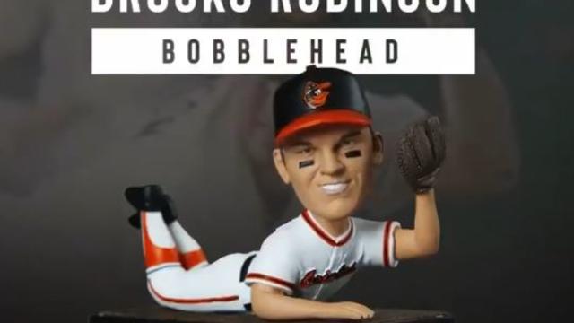 brooks-robinson-bobblehead-giveaway.jpg 