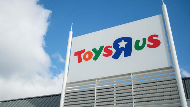 Toys 'R' Us Files For Bankruptcy 