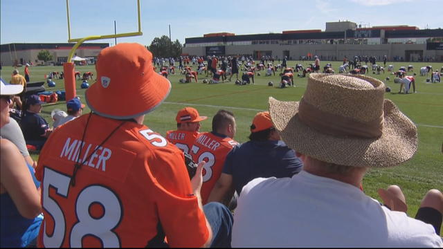 1VON-MILLER-AND-FANS.transfer_frame_444.jpg 