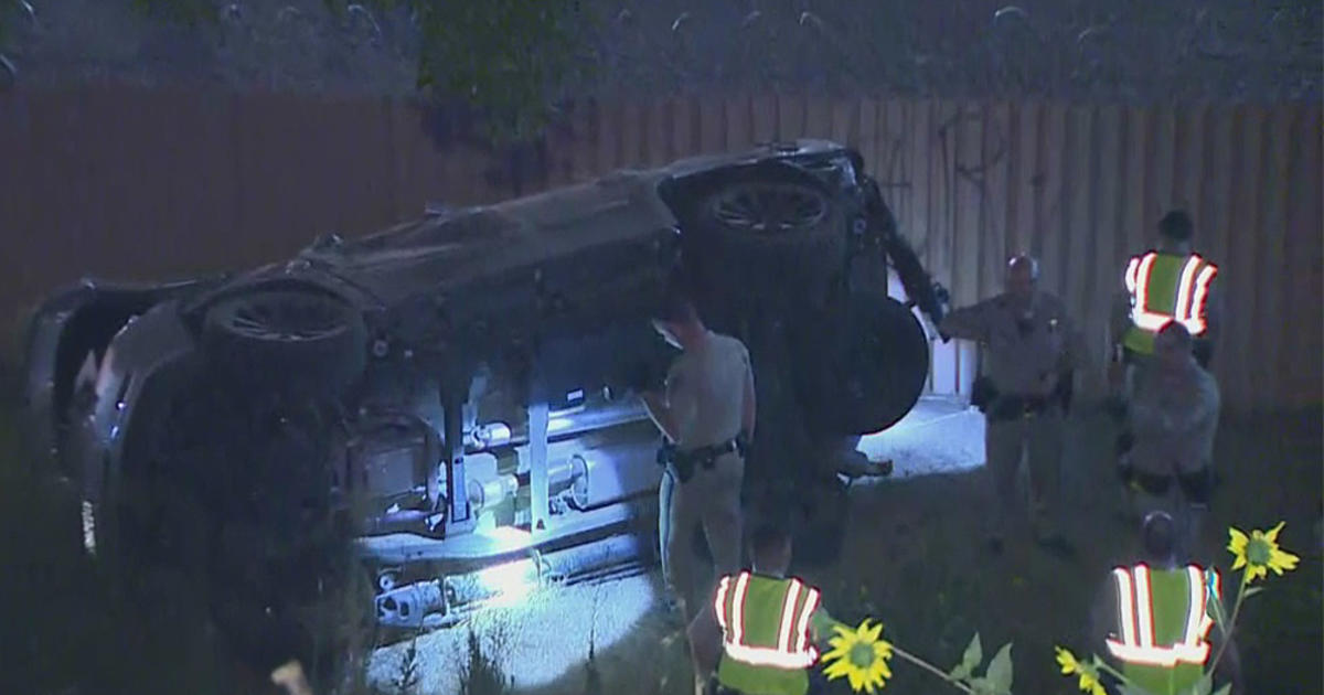 Person Killed In Rollover Crash Along 405 Freeway May Have Been Living ...