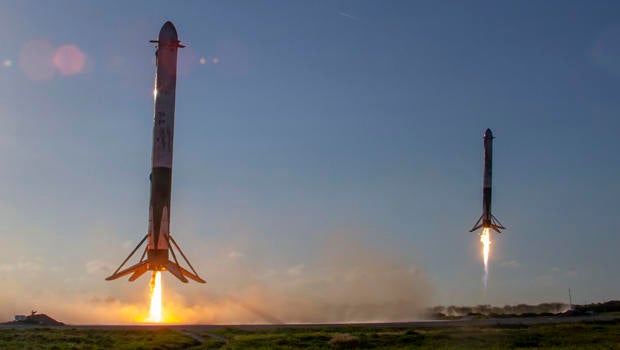 spacex-arabsat-6a-mission-falcon-heavy-rocket-side-boosters-land-april-11-2019-620.jpg