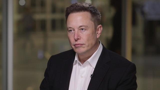 sm-elon-musk-no-smile-interview.jpg 