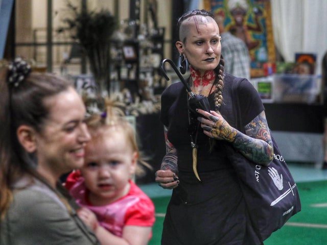 jake-barlow-oddities-and-curiosities-expo-32.jpg