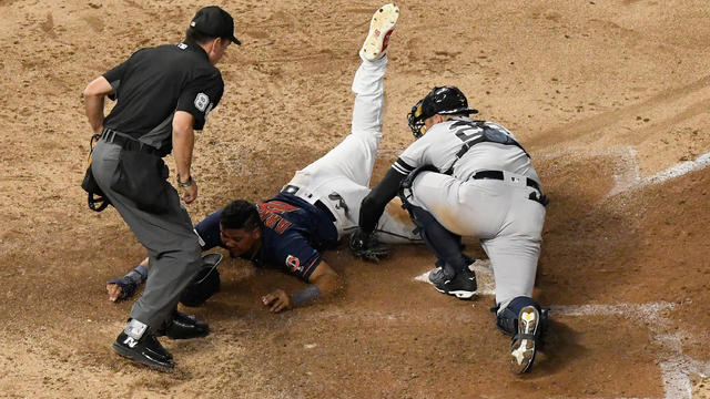 WATCH: Aaron Hicks' diving catch saves Yankees' 14-12 win over