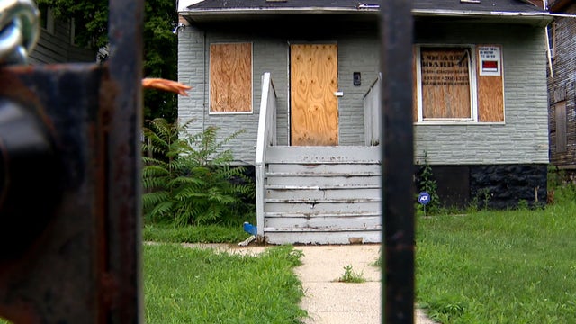 Austin_Burned_Out_House_0729.jpg 