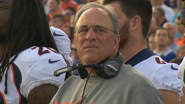 Vic Fangio On Sidelines 