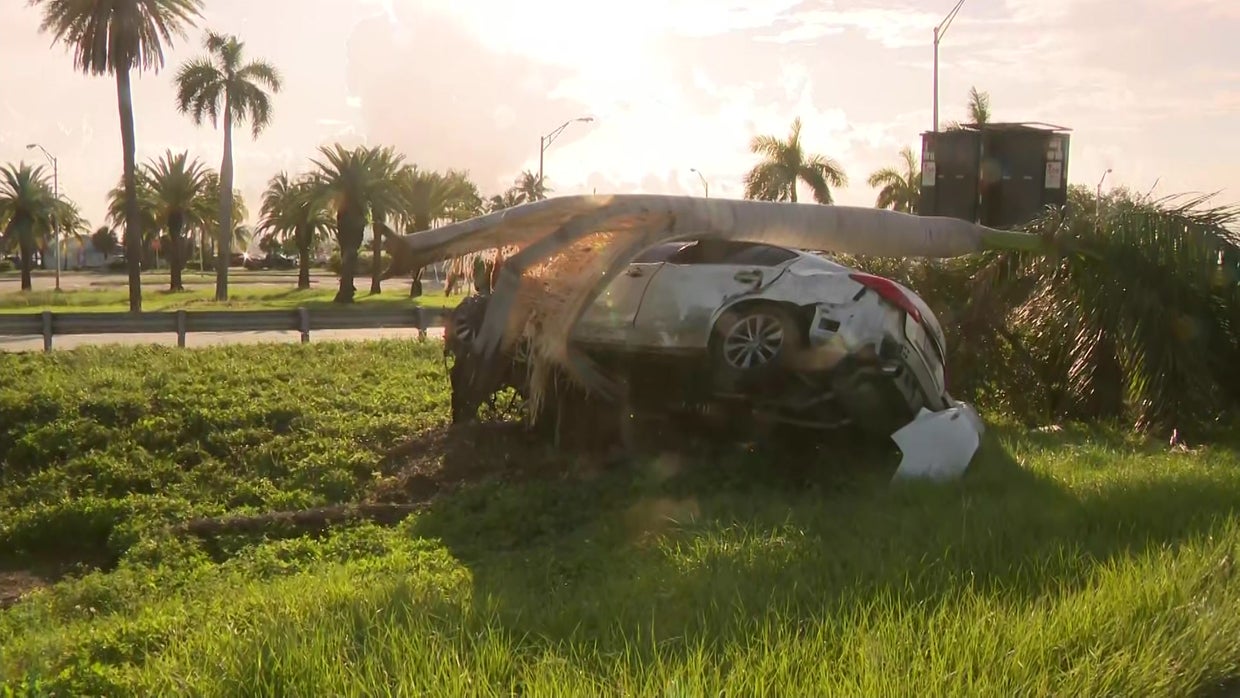 1 Person Hospitalized Following Single Vehicle Crash On MacArthur