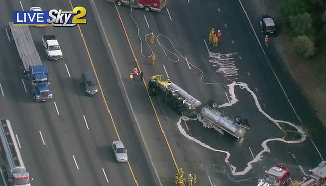 5-fwy-semi-overturned-fuel-leak 