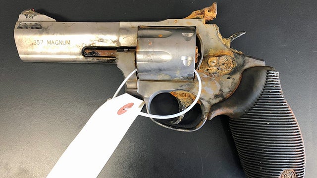 Gun1.jpg 