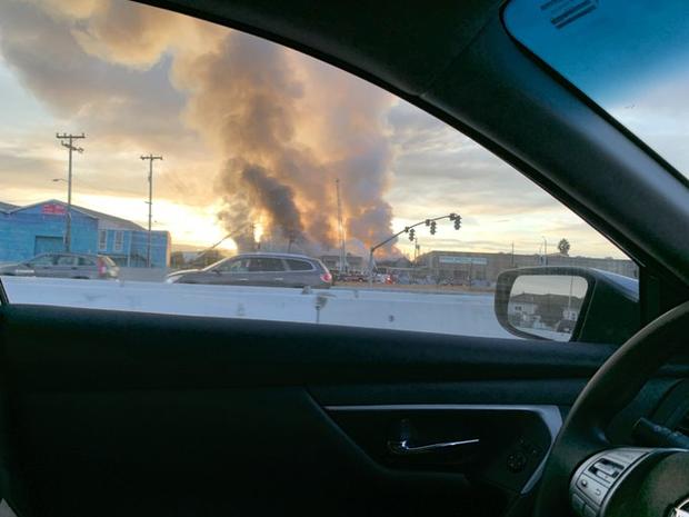 oakland warehouse fire photo by camilo landau 