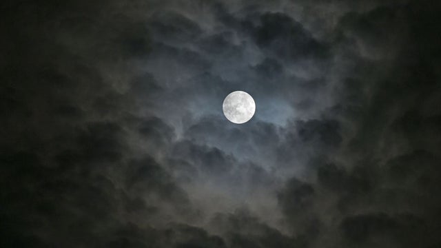 full-moon.jpg 