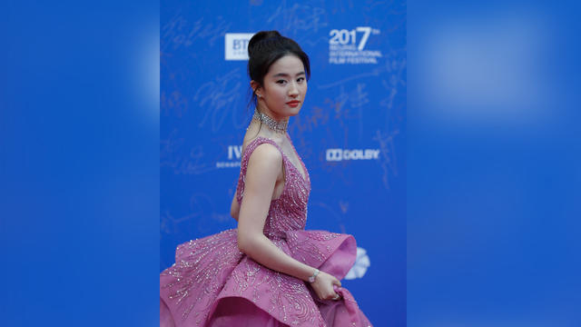 LIU-YIFEI.jpg 