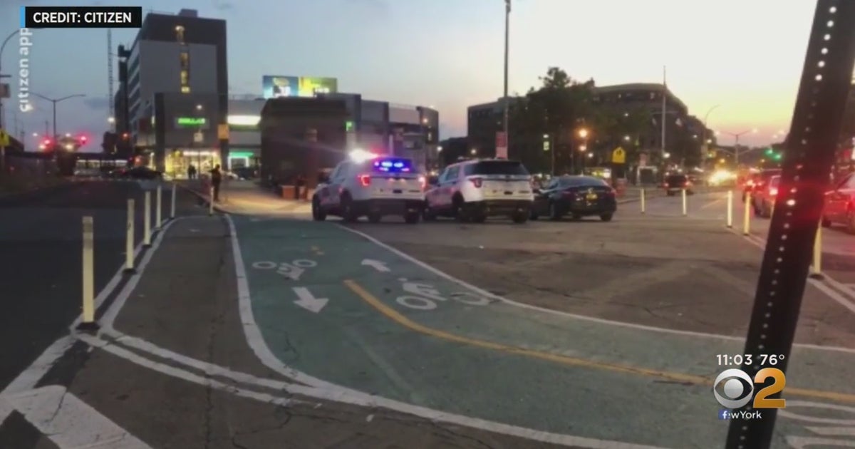 Man Slashed After Argument At Bronx Subway Station, Police Say - CBS ...