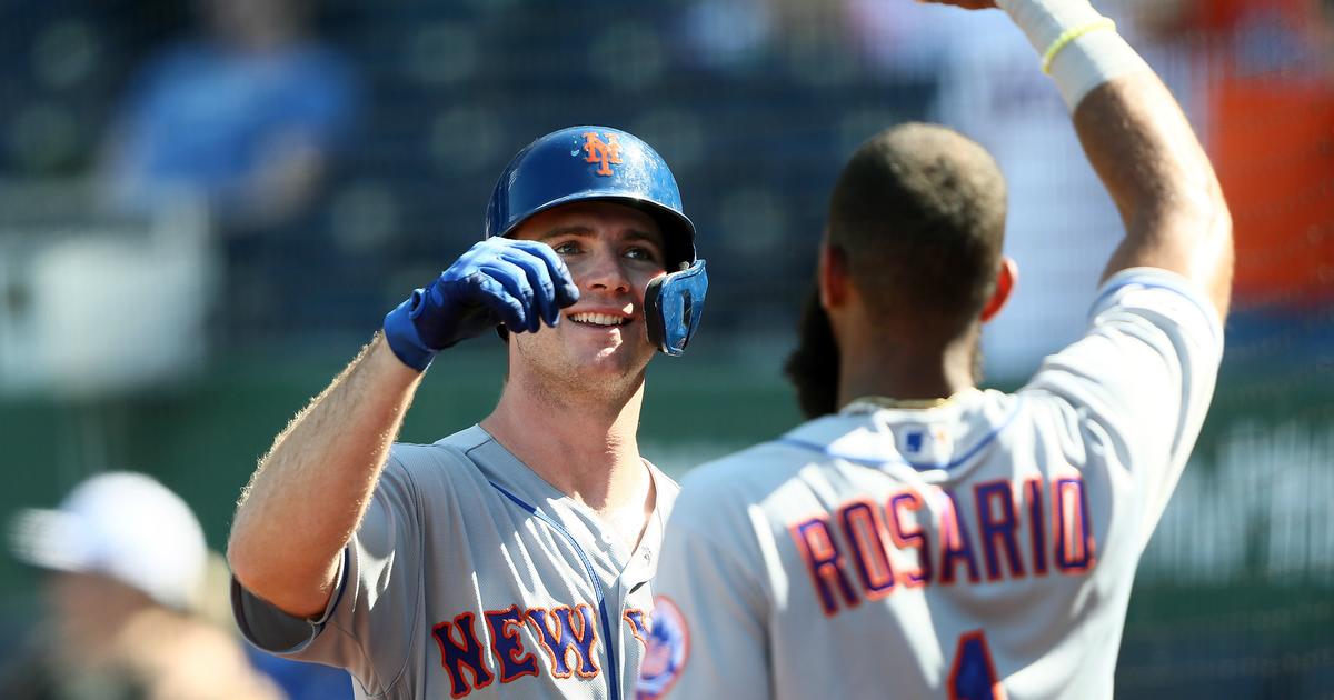 Alonso breaks NL rookie HR record, Mets crown Royals