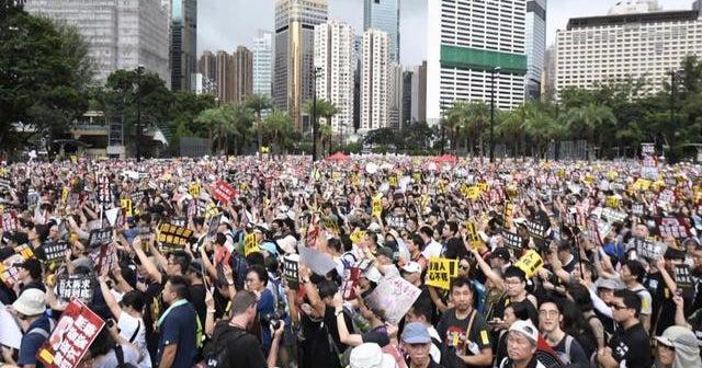 Mass protests in Hong Kong continue for 11th week