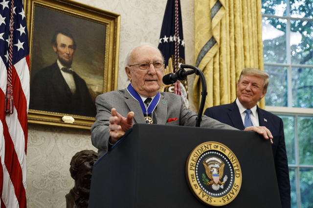 Celtics legend Bob Cousy to receive Presidential Medal of Freedom