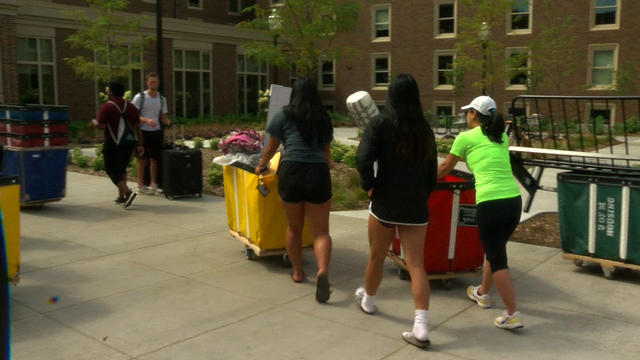 University-of-Minnesota-Move-In-Day.jpg 