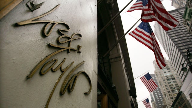 Federated Department Stores To Sell Lord and Taylor 