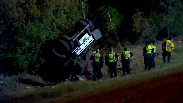 Dallas-semi-crash-2.jpg 