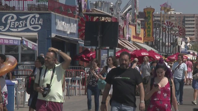 coney-island-labor-day-weekend.jpg 