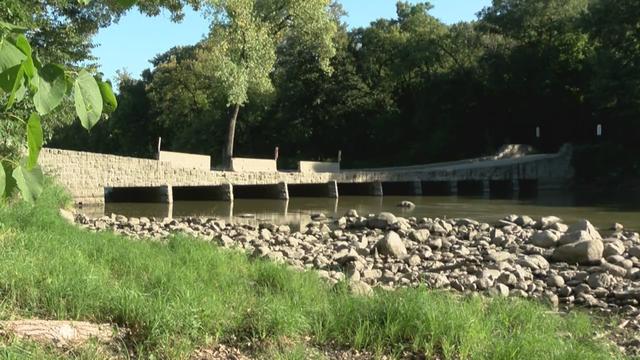 Ramsey-Park-Swayback-Bridge-in-Redwood-Falls.jpg 