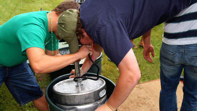 Beer keg stand 