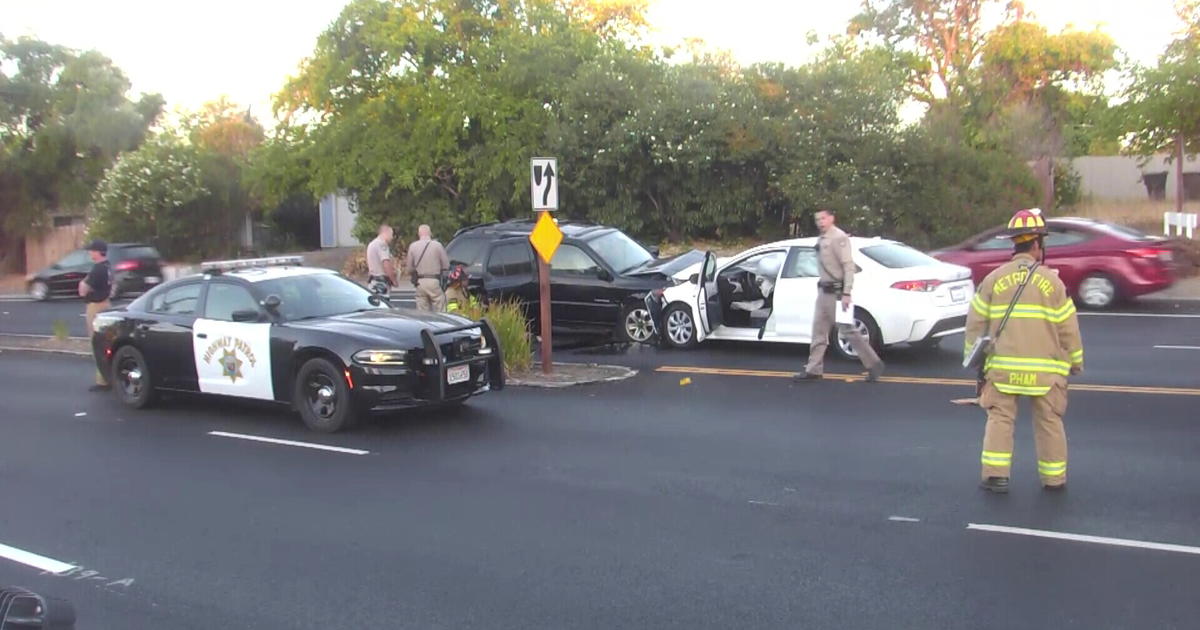 Head-On Crash In North Highlands - CBS Sacramento