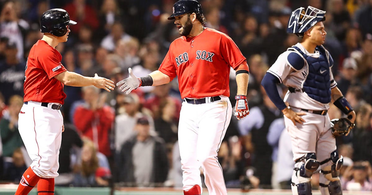 Moreland S 3 Run Hr 7 Pitchers Carry Red Sox Past Yanks 6 1 Cbs Boston