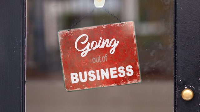 Going out of business - Closed sign 