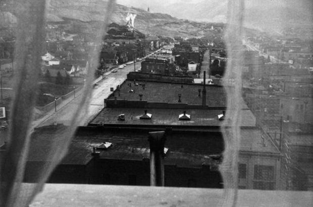 robert-frank-view-from-hotel-window-butte-montana-1956-610-pace-macgill.jpg 