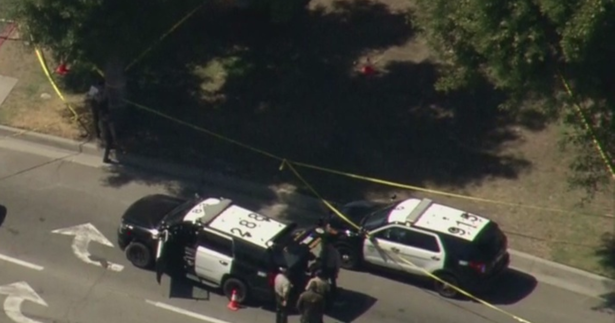 Male Suspect Fatally Injured During Deputy Involved Shooting In Santa Clarita Cbs Los Angeles