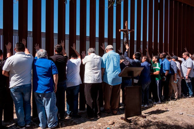 MEXICO-US-BORDER-RELIGION-PROTEST 