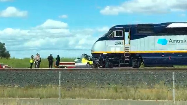 amtrak-hits-car.jpg 
