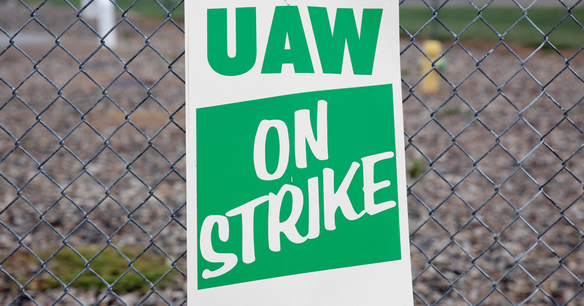 GM strike UAW strike could cost GM up to 100 million per day CBS News