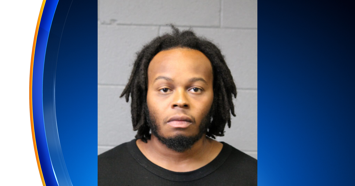 Man Charged With Robbing 3 Women In South Loop - CBS Chicago