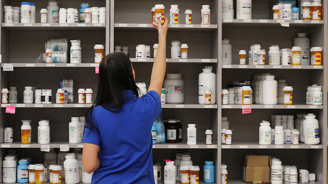 pharmacy-shelf-pills-drugs-generic.jpg 