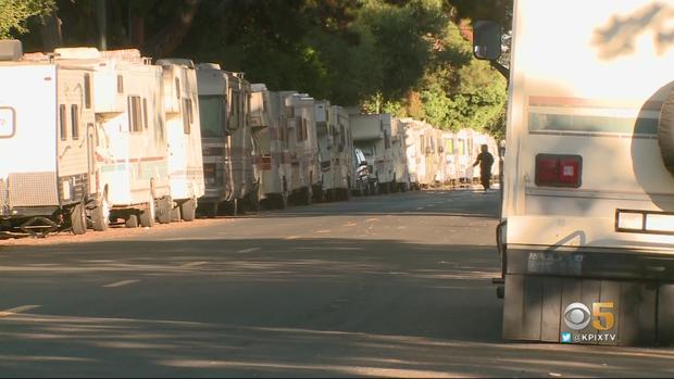 Mountain View Passes RV Ban On Narrow Streets (CBS) 