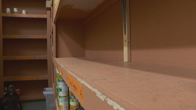 EMPTY-FOOD-PANTRY-5PKG_frame_793.jpg 