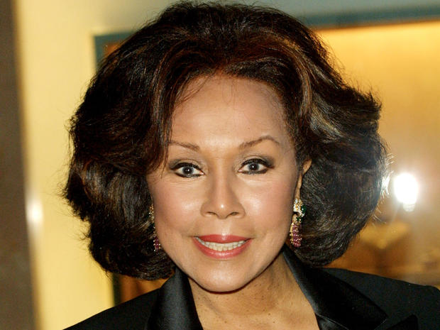 Actress Diahann Carroll attends the Associates for Breast & Prostate Cancer Studies 12th Annual Gala of the John Wayne Cancer Institute November 9, 2001, in Beverly Hills, California. 