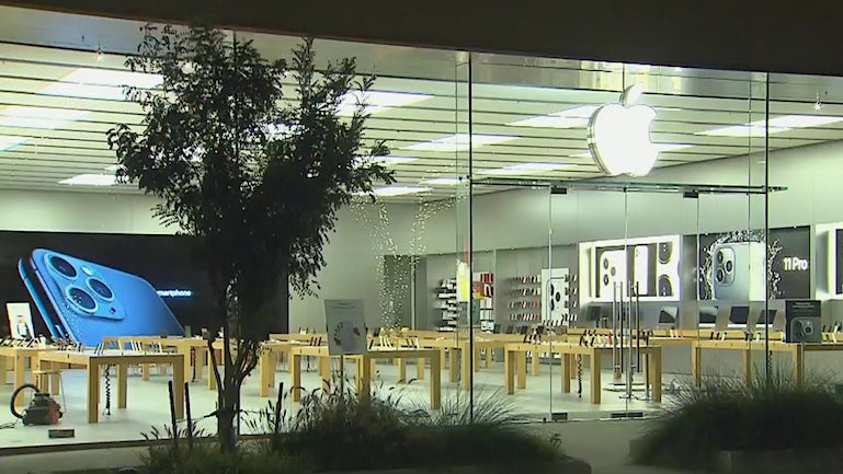 Apple Security Guard Shoots, Kills Armed Robbery Suspect At Dallas ...