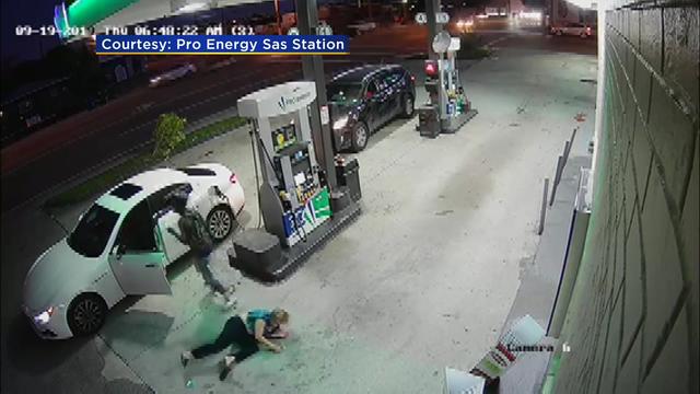 gas-station-carjacking-surv.jpg 