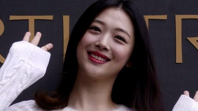 cbsn-fusion-k-pop-star-sulli-found-dead-in-south-korea-thumbnail-372380-640x360.jpg 