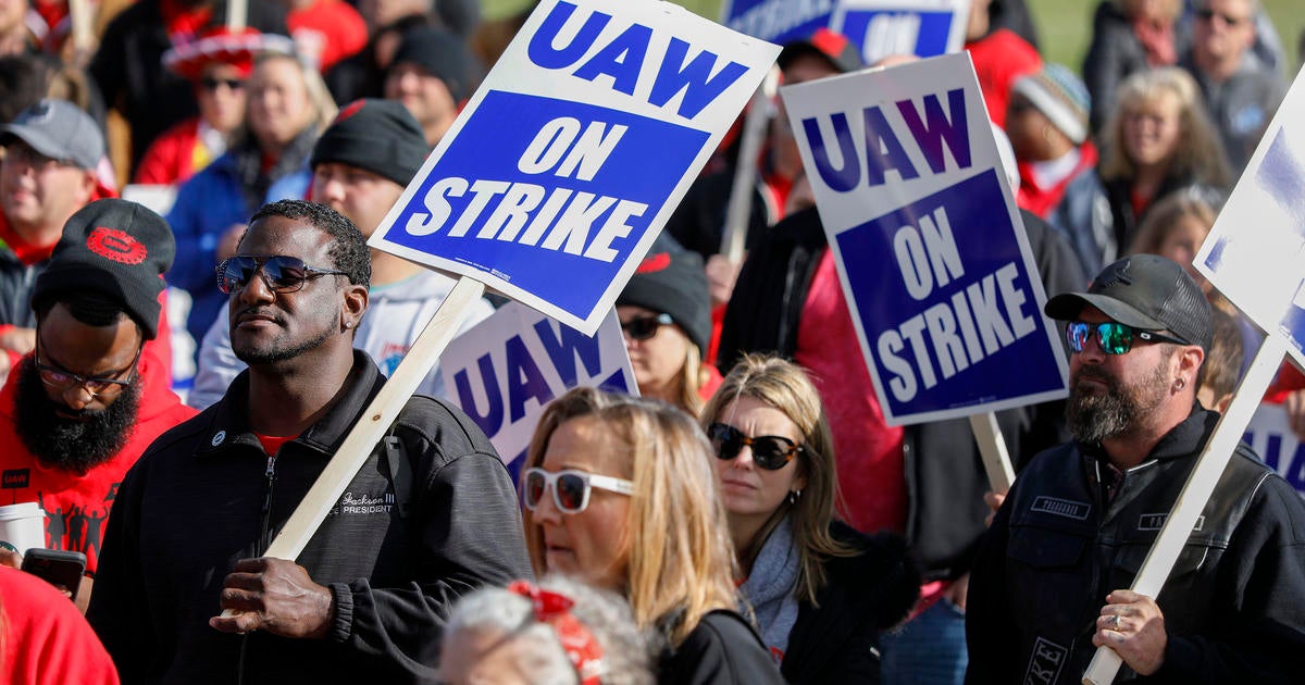 GM - UAW Agreement Tentatively Reached, Could End Strike - CBS News