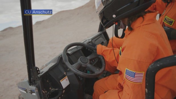 FIRST RESPONDERS IN SPACE 10PKG.transfer_frame_2414