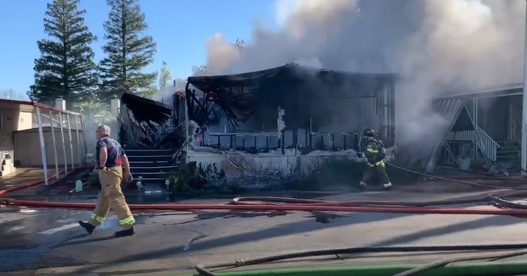 Crews Battle Mobile Home Fire In North Highlands - CBS Sacramento